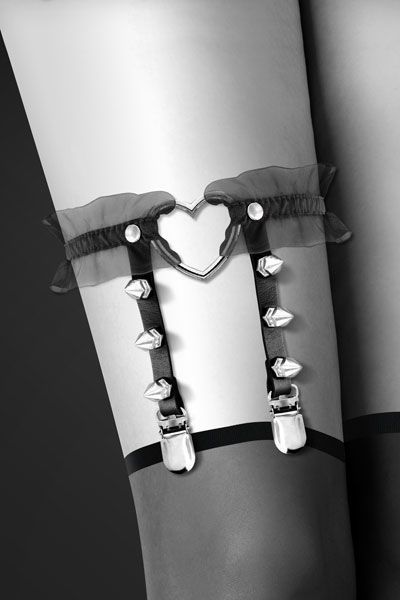 Гартер на ногу Bijoux Pour Toi - WITH HEART AND SPIKES сексуальна підв'язка з сердечком