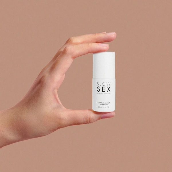 Масло для возбуждения Bijoux Indiscrets SLOW SEX Arousal Sex Oil CBD (30 мл)