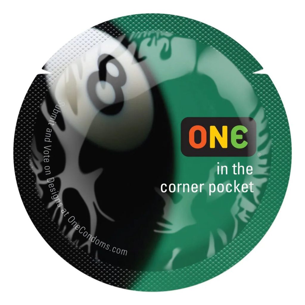 Презерватив ONE Color Sensations ONE is the corner pocket, 1 шт, черный, гладкий, со смазкой
