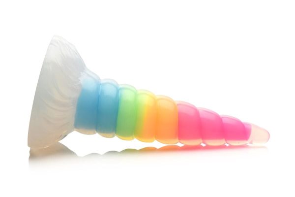 Фэнтезийный фаллоимитатор Creature Cocks Luminescent Rainbow Silicone Dildo, светится в темноте, 19,6 см