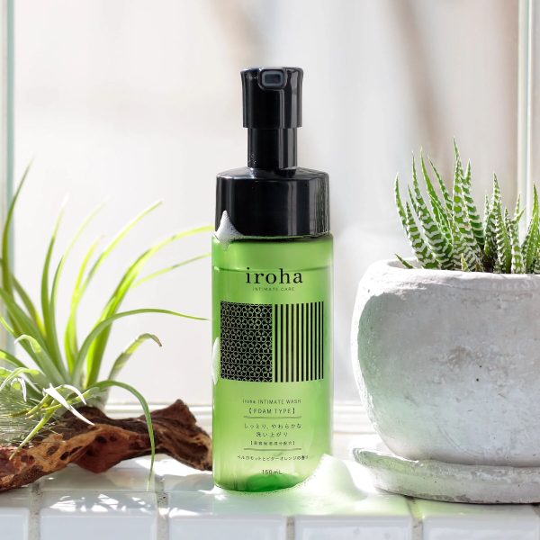 Піна для інтимного догляду Iroha Intimate Wash Foam Type Bergamot and Bitter 150 мл